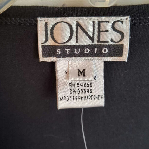 Jones Studio 3/4 Sleeve Top Wmn's Sz M Black V Neck Soft Knit base layer Casual - Picture 2 of 14